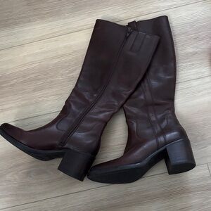 Born Dark Brown Heeled Boots never worn like new
